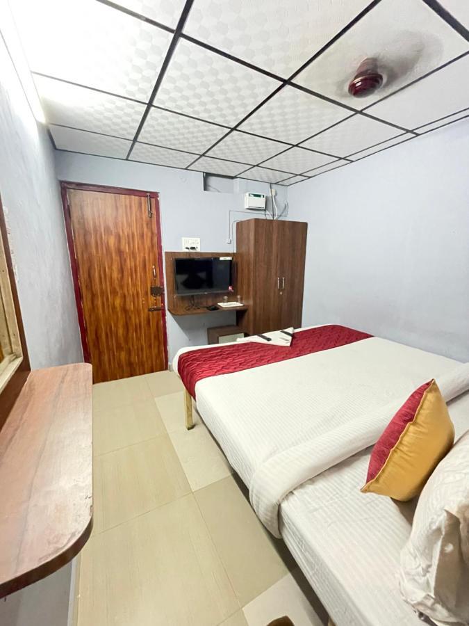 Skyry Hotel Iyyapanthangal Ченнаї Екстер'єр фото